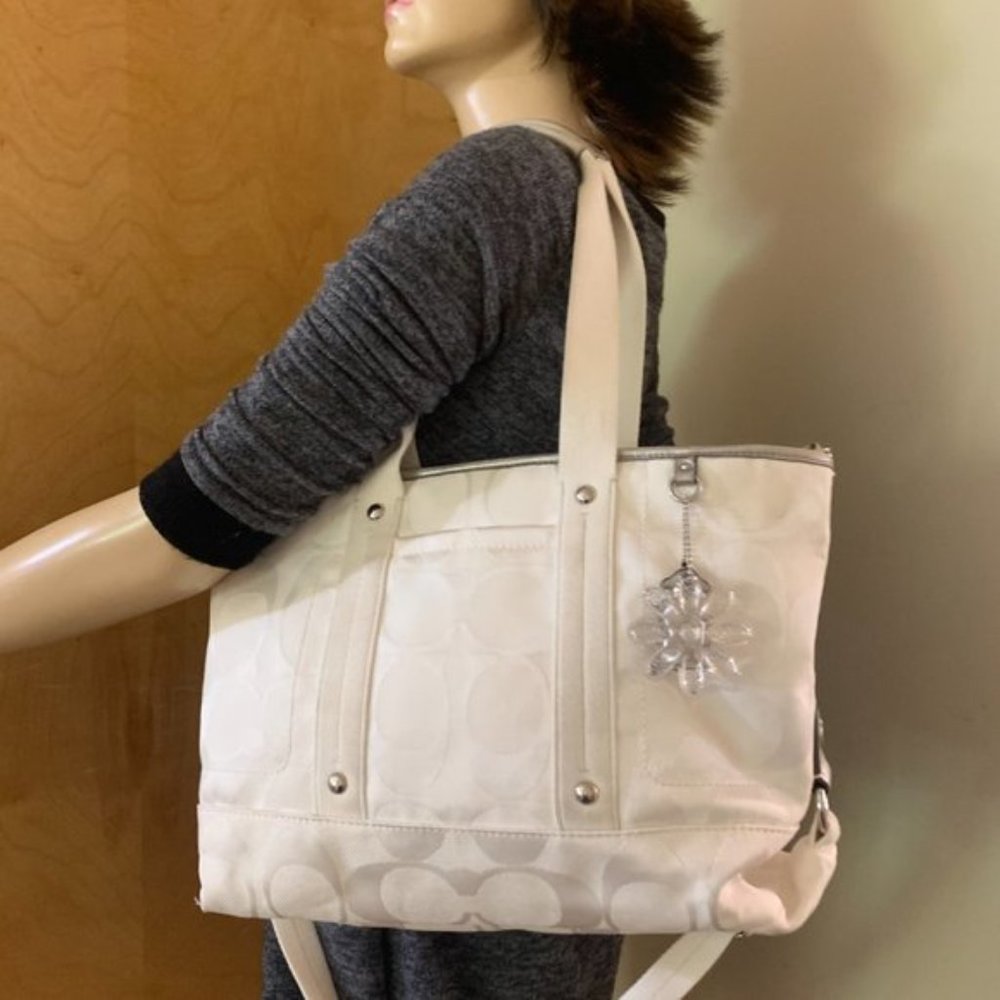 Coach Kyra Daisy Shoulder Bag Satchel Purse - Picture 5 of 16